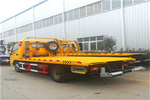 元江附近拖车救援搭电