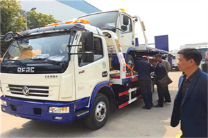 元江汽车道路救援拖车价格